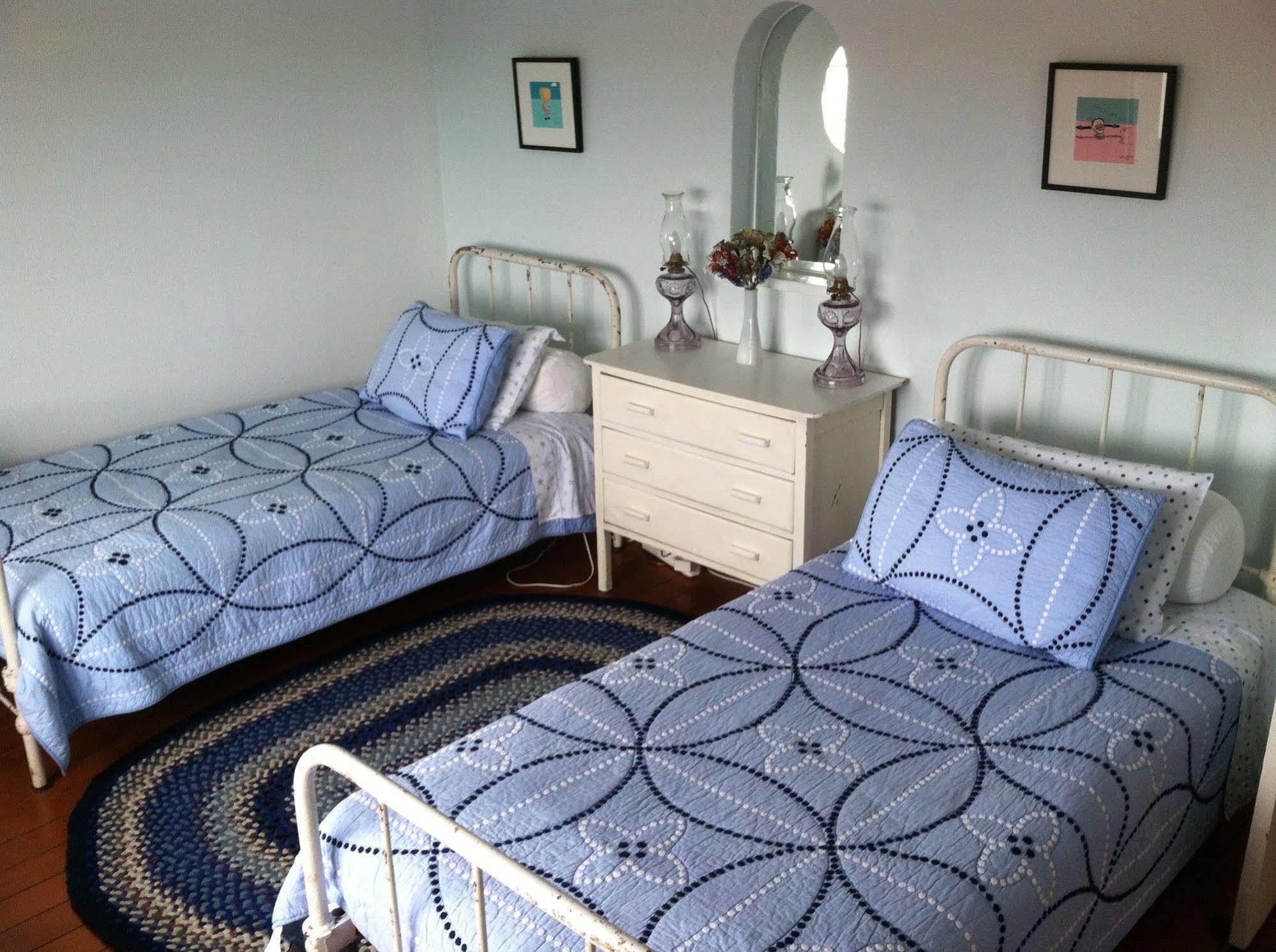 Blue On Blue Bed And Breakfast St James Ngoại thất bức ảnh