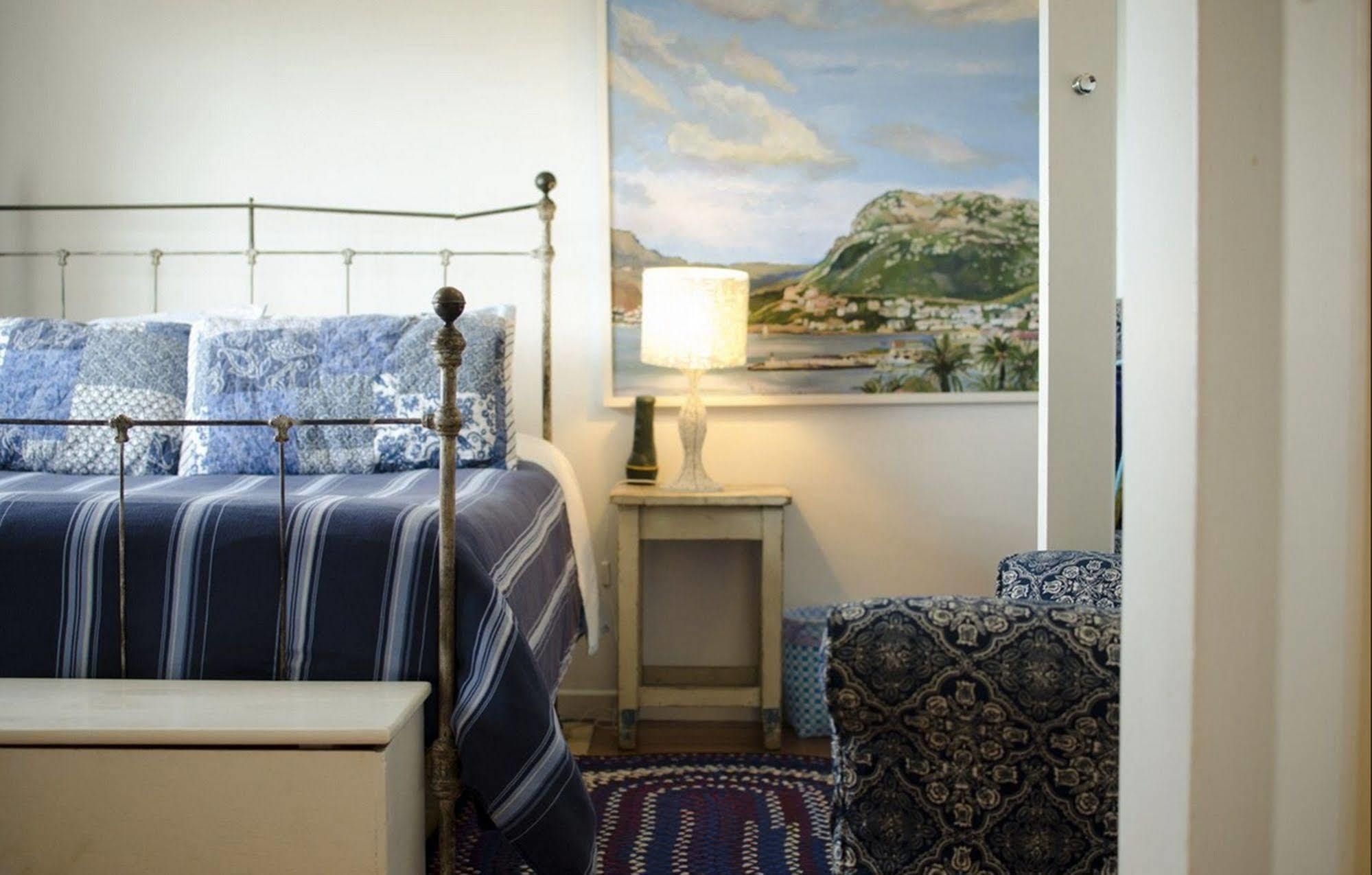 Blue On Blue Bed And Breakfast St James Ngoại thất bức ảnh